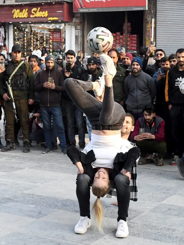 Freestyle Footballers Draw Crowd in Srinagar