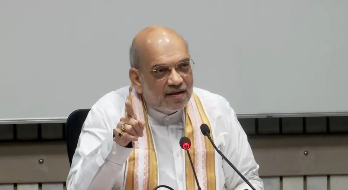 अमित शाह ने जम्मू-कश्मीर में विकास परियोजनाओं की समीक्षा के लिए बैठक की अध्यक्षता की