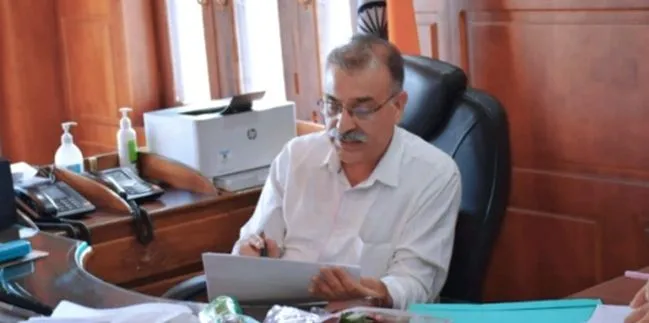 DC Bandipora inspects work on Kashmir’s first Goat Farm