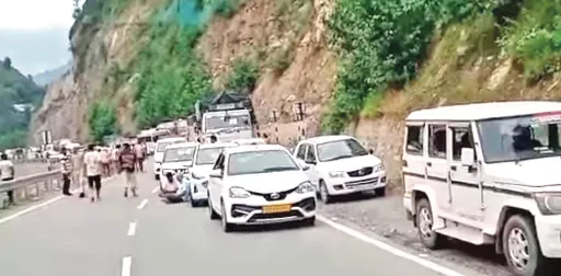 Traffic on Sinthan-Kishtwar highway allowed only till 3 pm: SDM Kokernag
