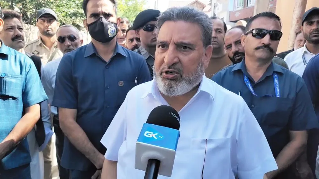 Altaf Bukhari demands best medical care for injured nursing students