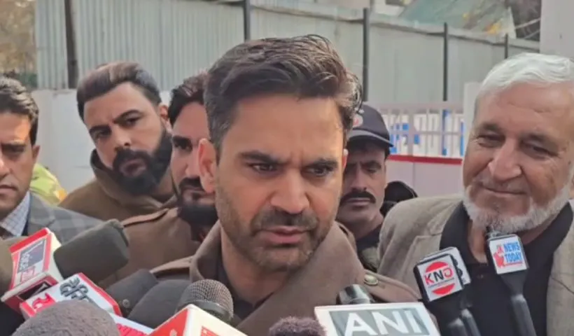 PDP's Para asks LG to clear proposal to increase upper age limit for JKCCE aspirants