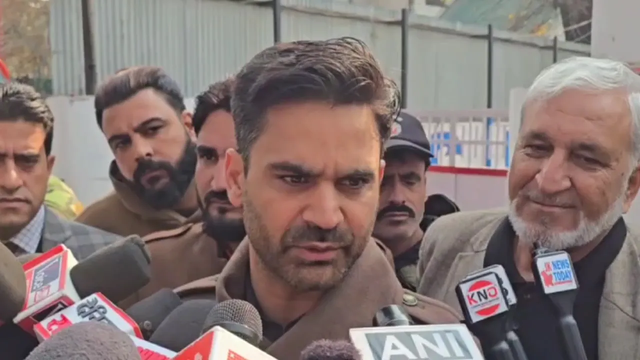 PDP's Para asks LG to clear proposal to increase upper age limit for JKCCE aspirants