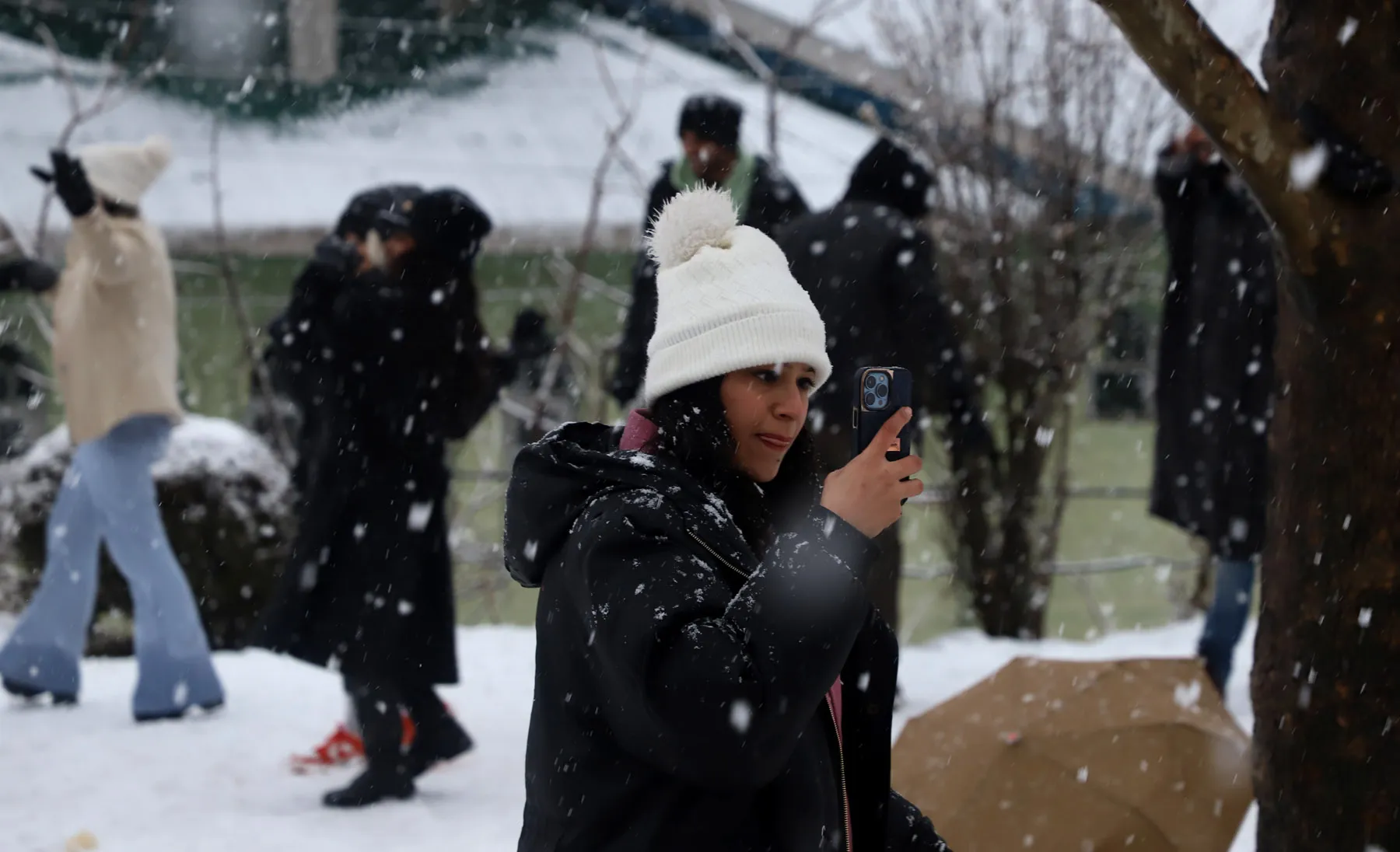 Kashmir blanketed in snow; freezing temperatures prevail