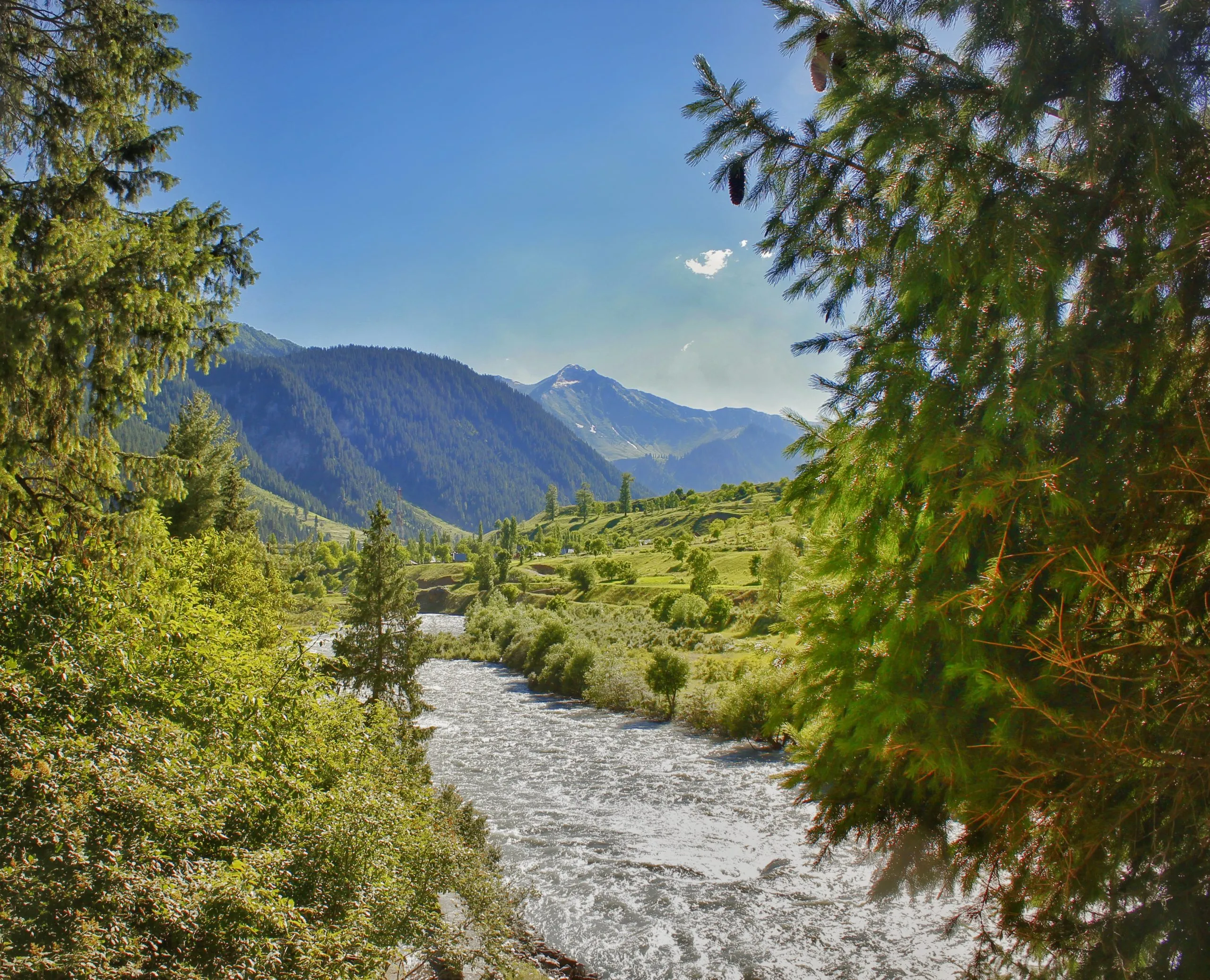 Record 29,000 tourists visit Gurez valley in north Kashmir in 2025
