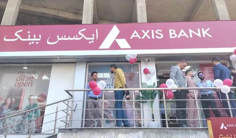 Axis Bank opens its 26th branch in Kashmir