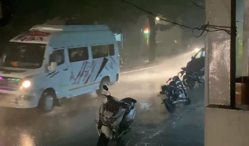 Heavy rains, high velocity winds damage power infrastructure in Jammu