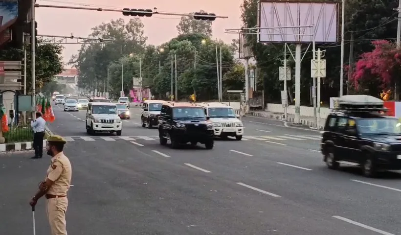 J&K's Akhnoor returning to normalcy as people go about their business