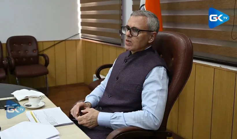 CM Omar chairs emergency meet with DCs of several J&K districts