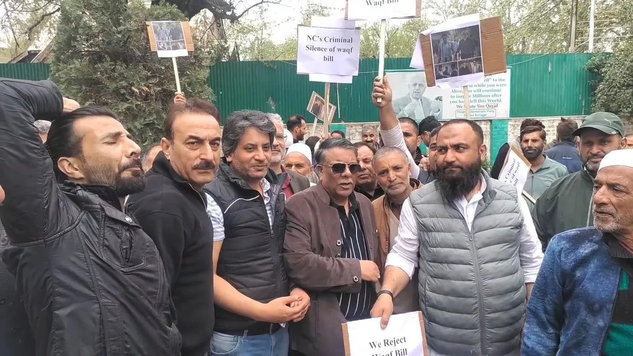 घिबली कला के बाद, नया चैटजीपीटी ट्रेंड पालतू जानवरों को इंसानों में बदल रहा है