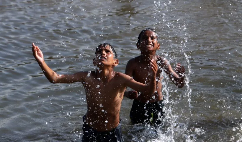 Records shattered in Kashmir as heatwave continues to push mercury higher