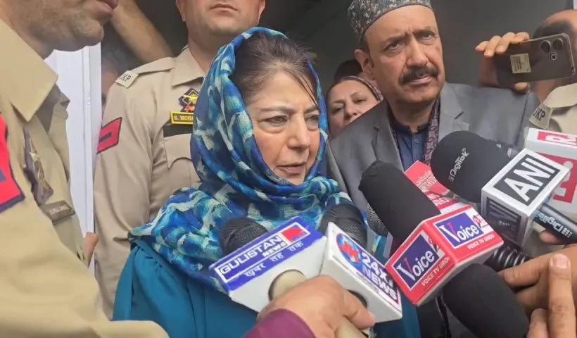 Mehbooba Mufti visits Uri displaced persons, calls for peace and urgent rehabilitation