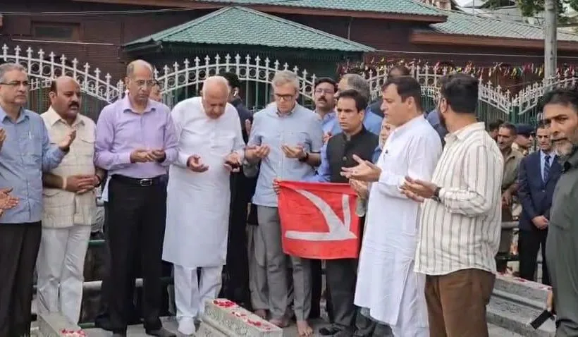 CM Omar Abdullah visits Naqashband Sahib to pay tributes to July 13 martyrs
