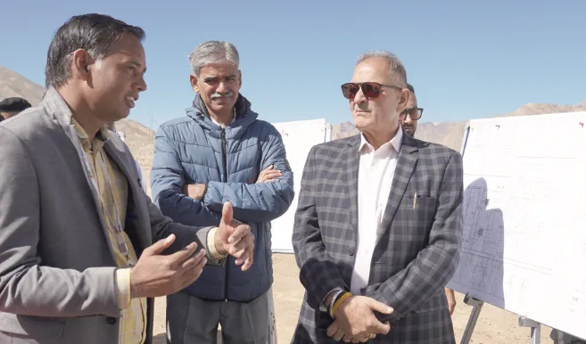 Lt Governor reviews 12 MW solar power project at Phey