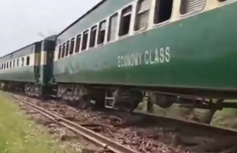 Pakistan: Jaffar Express targeted again, escapes without damage