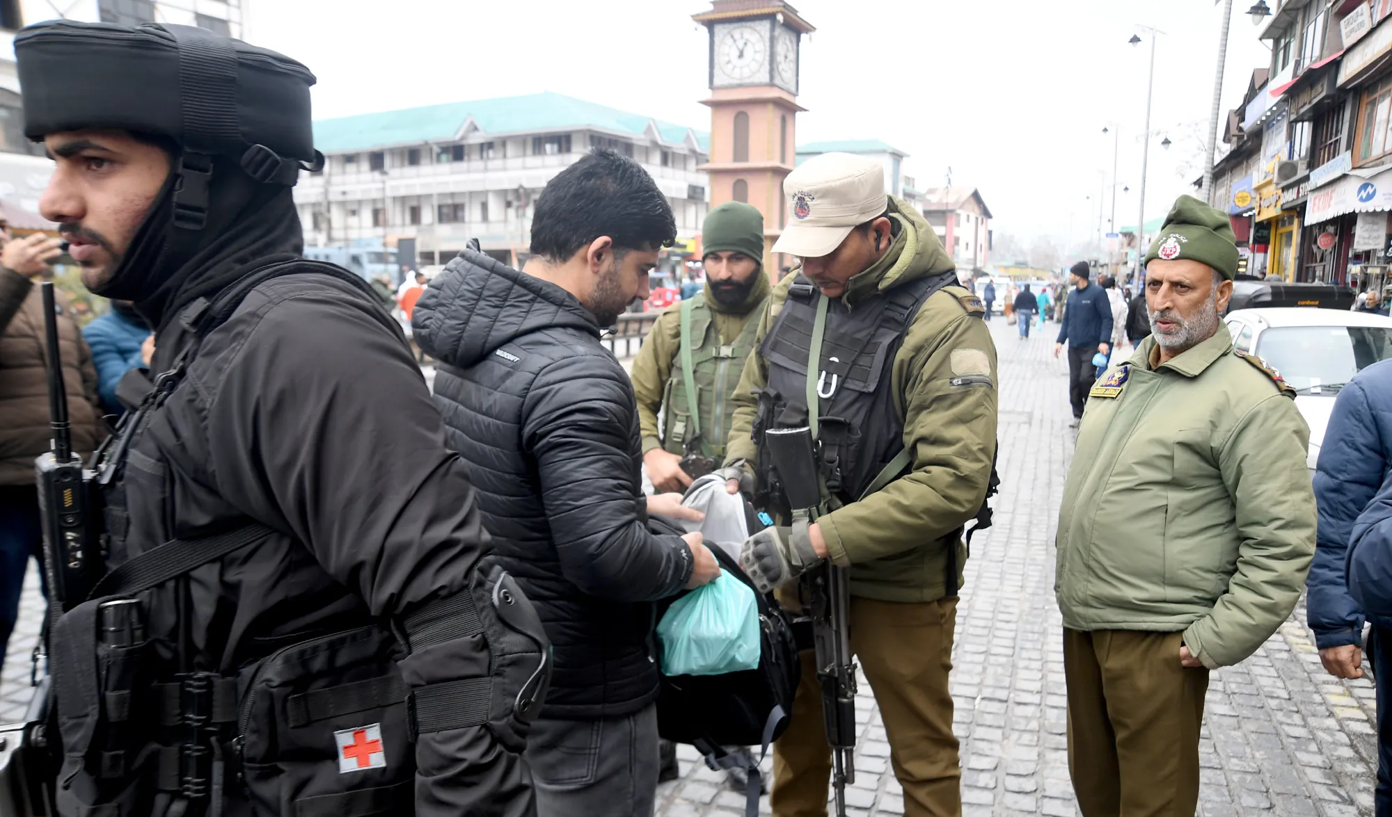 Srinagar Police, CRPF conduct anti-sabotage ops around vital installations in Srinagar