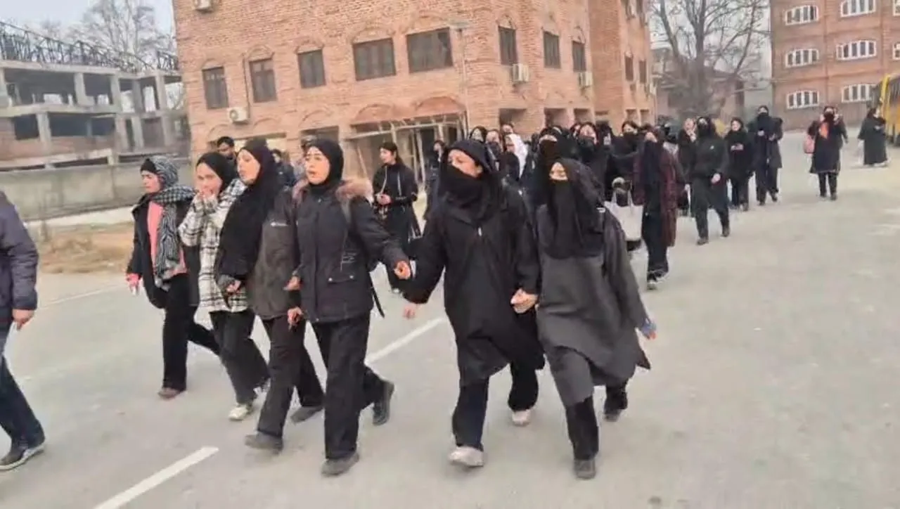 Students protest at Cluster University Srinagar over academic uncertainty