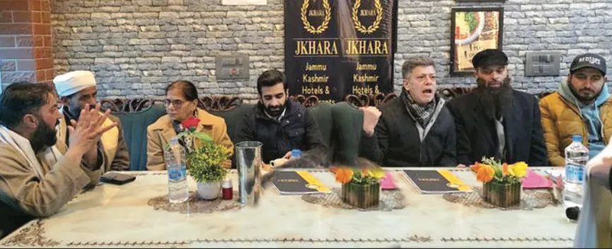 Tourism-dependent businesses in Qazigund suffer as footfall drops: JKHARA