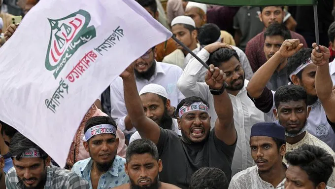 US issues ‘security alert’, asks Americans to remain vigilant and avoid crowds in Bangladesh