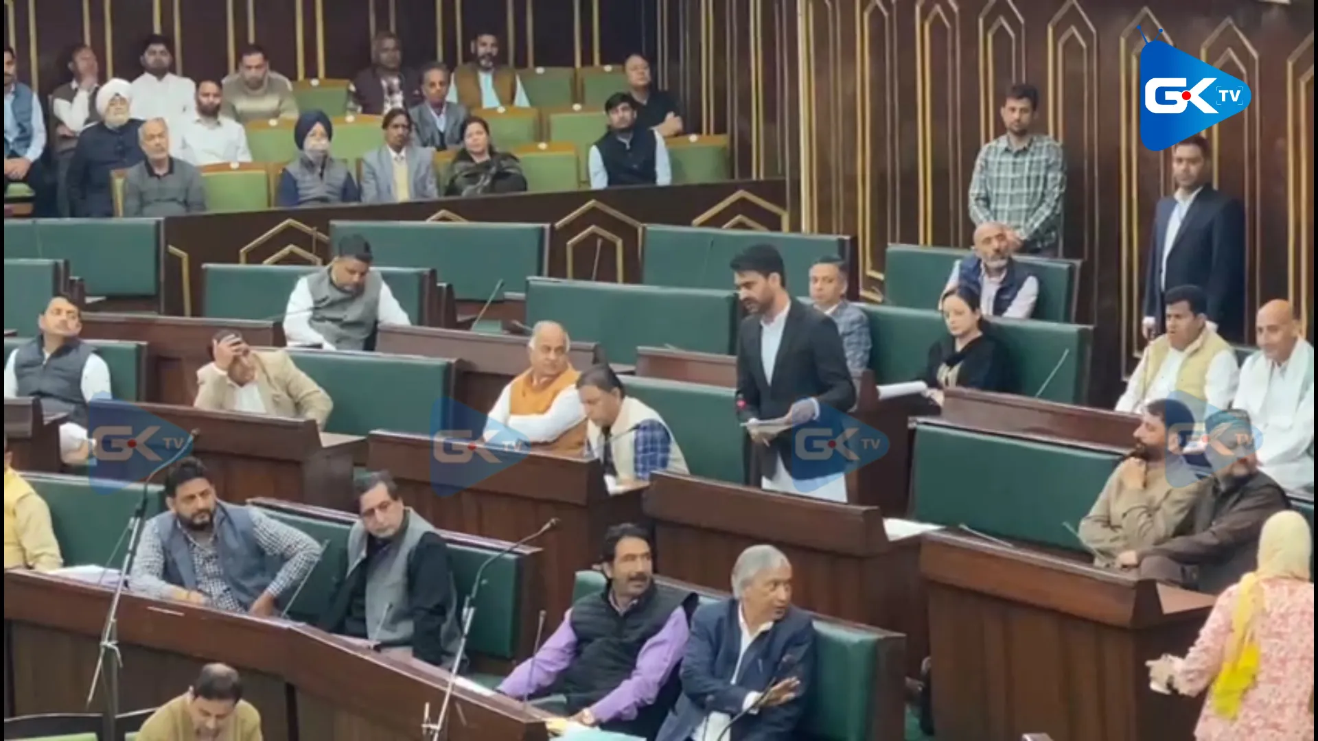 Waheed Para demands rationalisation in allocating govt ads to newspapers