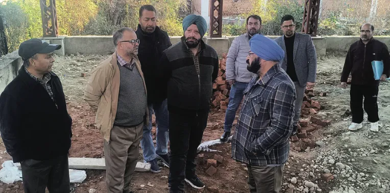 Director Agriculture visits Integrated Mushroom Development Centre at Lalmandi