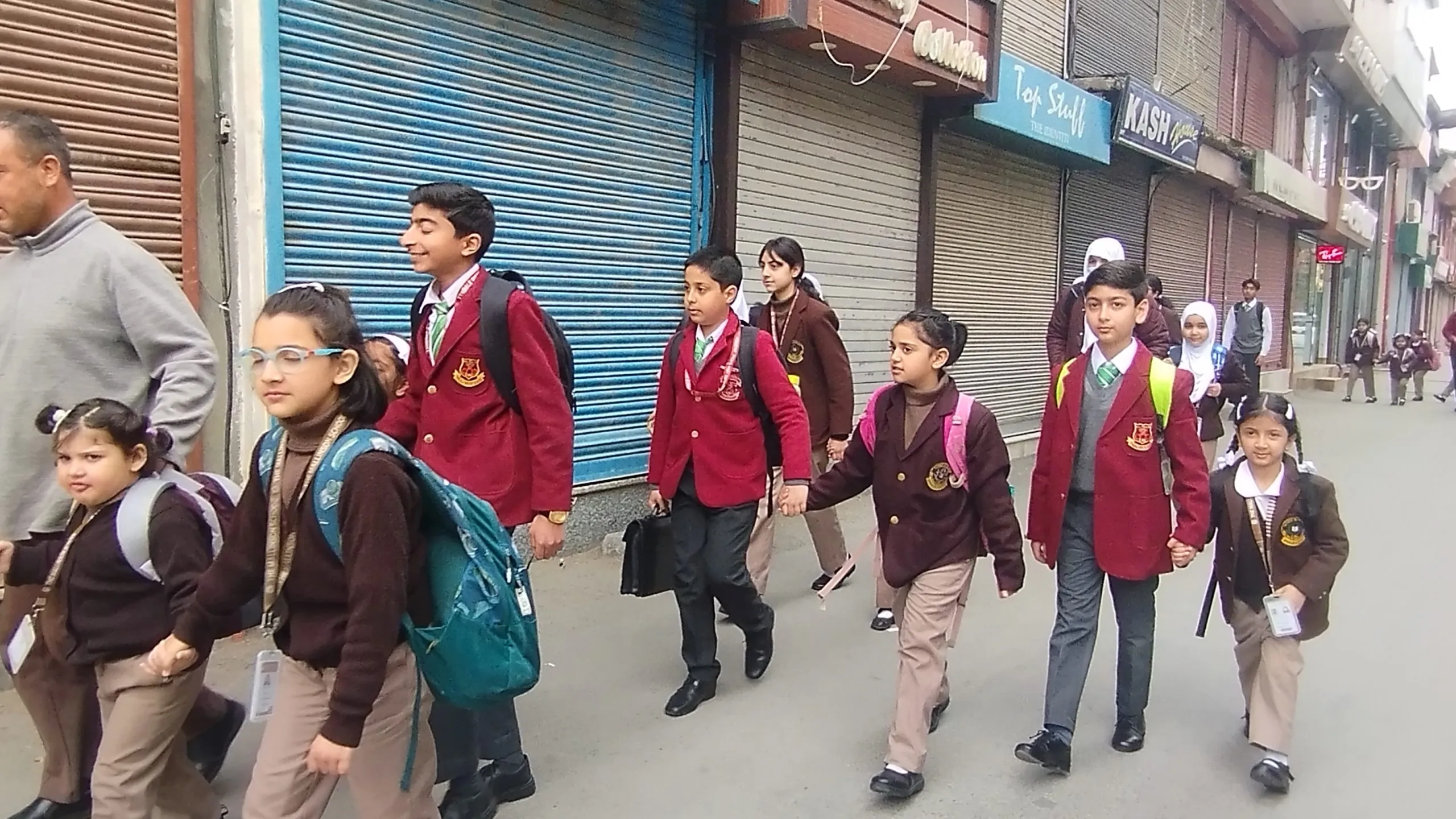 Schools reopen in Kashmir after winter break
