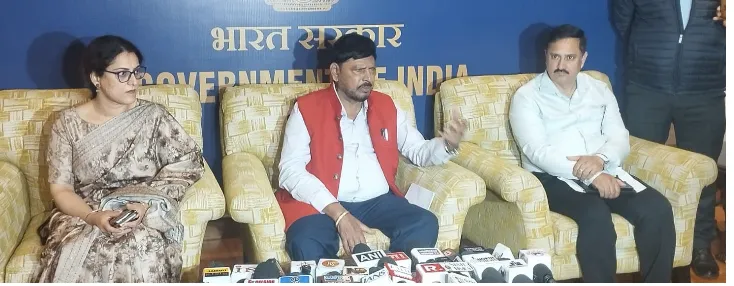 Attack on Dr Farooq Abdullah unacceptable in democracy: Union Minister Athawale
